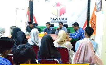 Penutupan Kegiatan P2P di Ruang Rapat Bawaslu Padang Pariaman, Senin, 22/12/2025