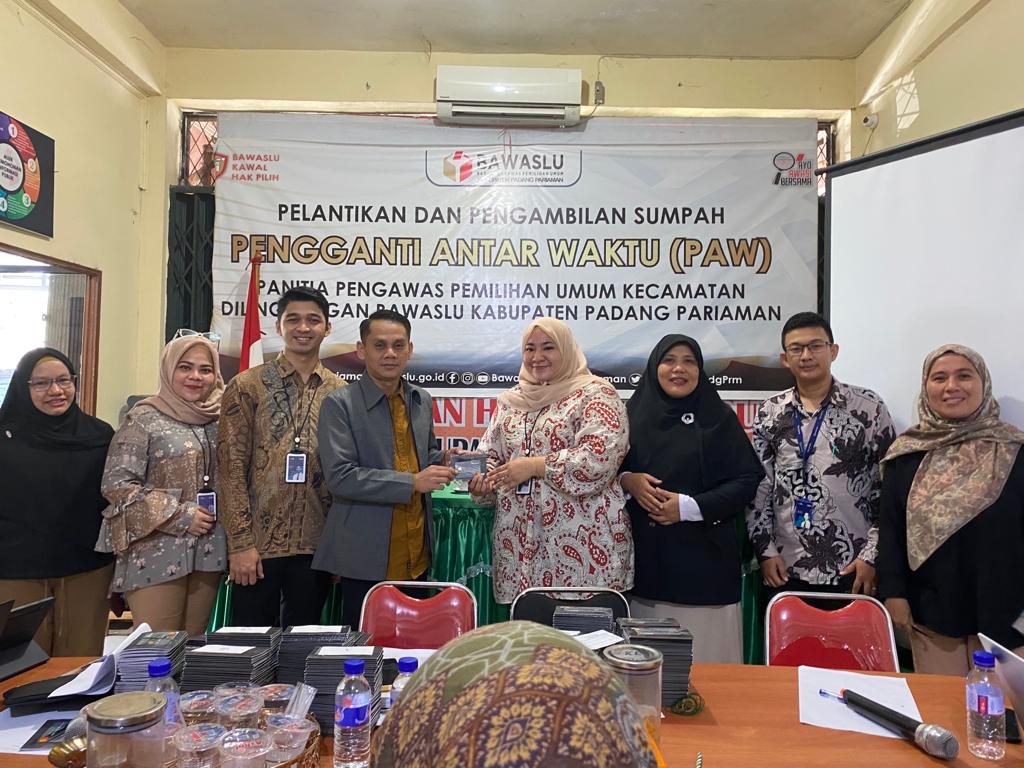 Penyerahan Buku Rekening BRI untuk honor 1365 PTPS se Kabupaten Padang Pariaman