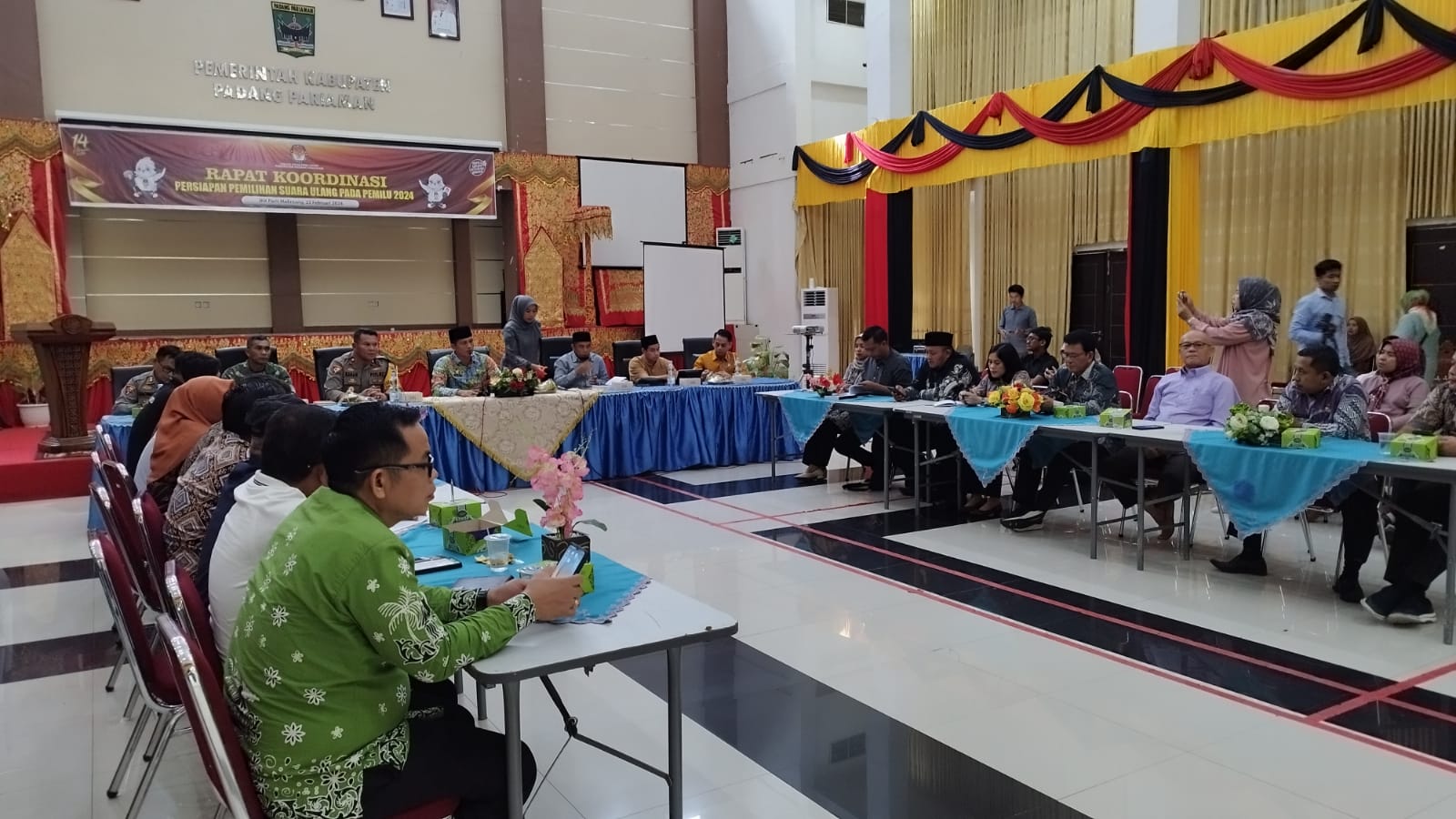 Suasana Rapat Koordinasi Persiapan Pemungutan Suara Ulang yang digelar oleh KPU Padang Pariaman bersama stake holder terkait di IKK Parit Malintang, Kamis, 22 Februari 2024.