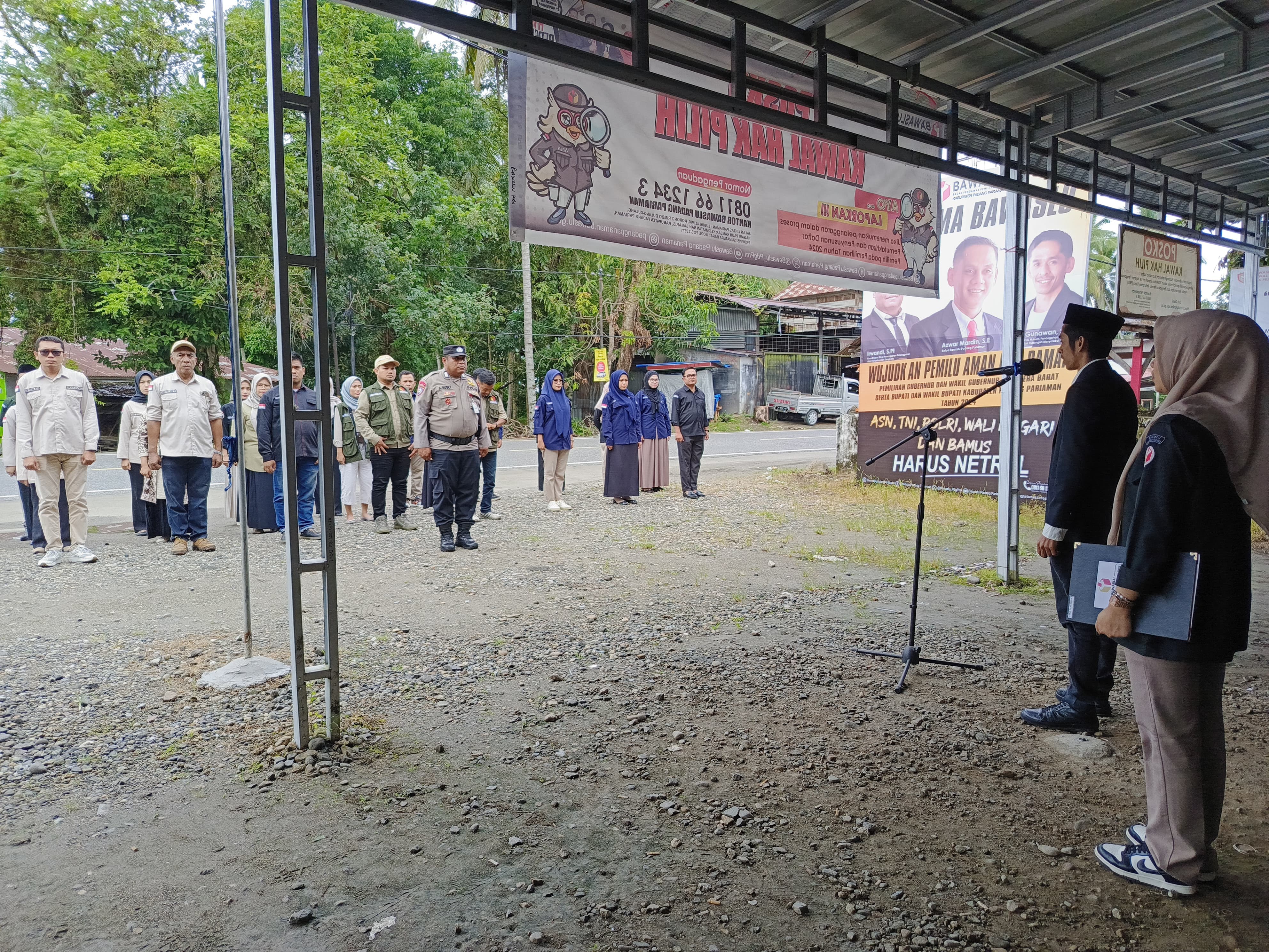 Bawaslu Padang Pariaman laksanakan Upacara Peringatan Hari Kesaktian Pancasila di halaman kantor tersebut pada 1 Oktober 2024.