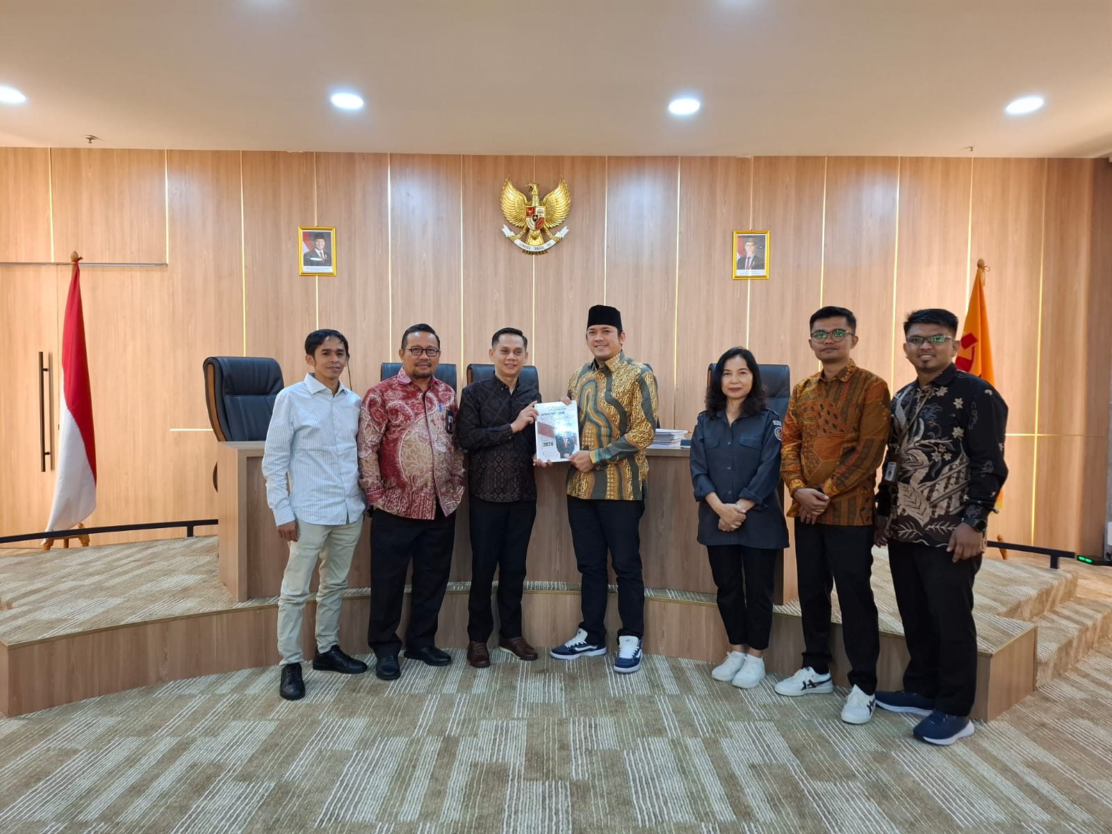 Penyerahan Laporan SDMO Bawaslu Kabupaten Padang Pariaman ke Bawaslu RI