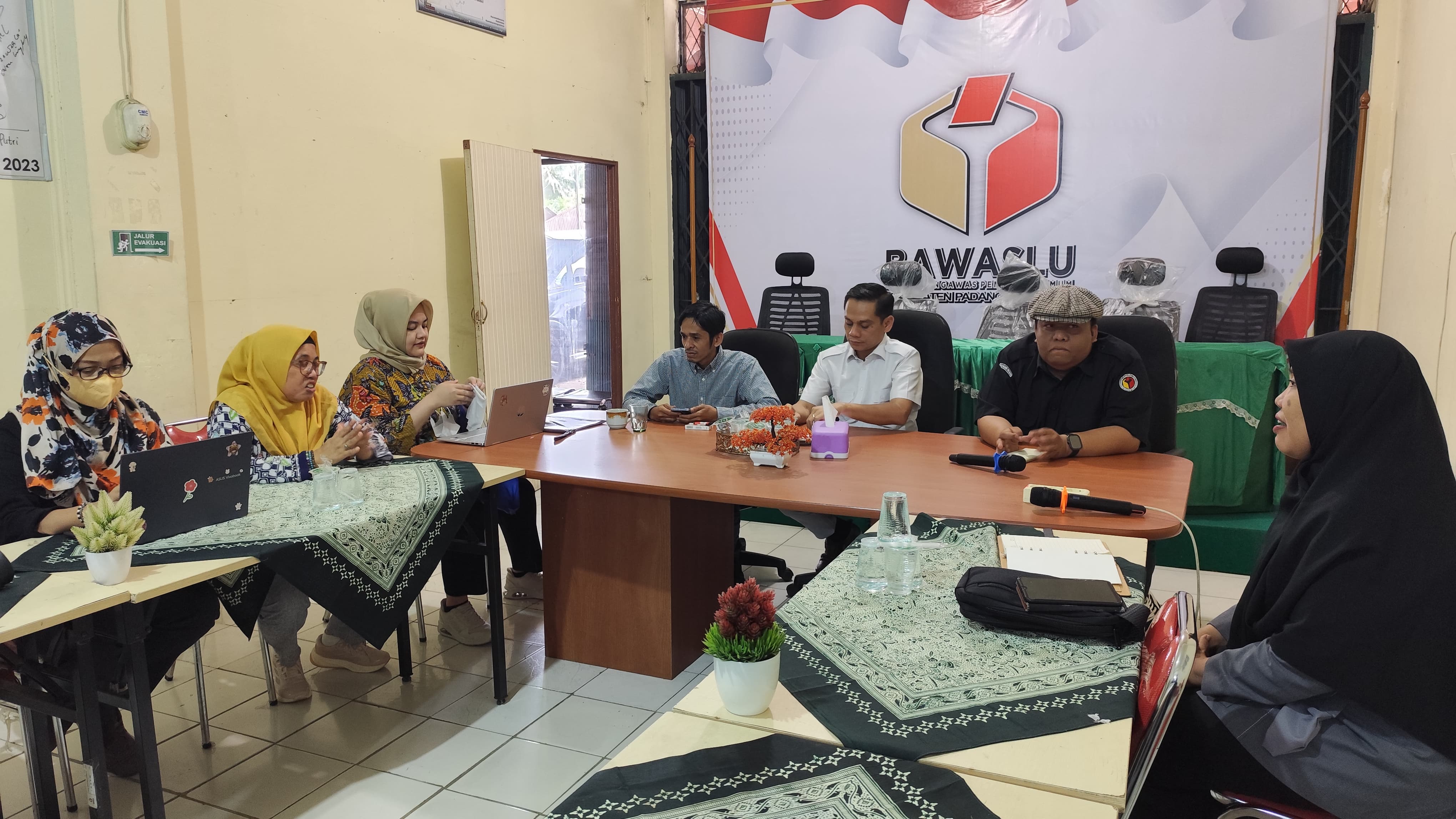 Kedatangan Tim Bawaslu RI di Kantor Bawaslu Kabupaten Padang Pariaman