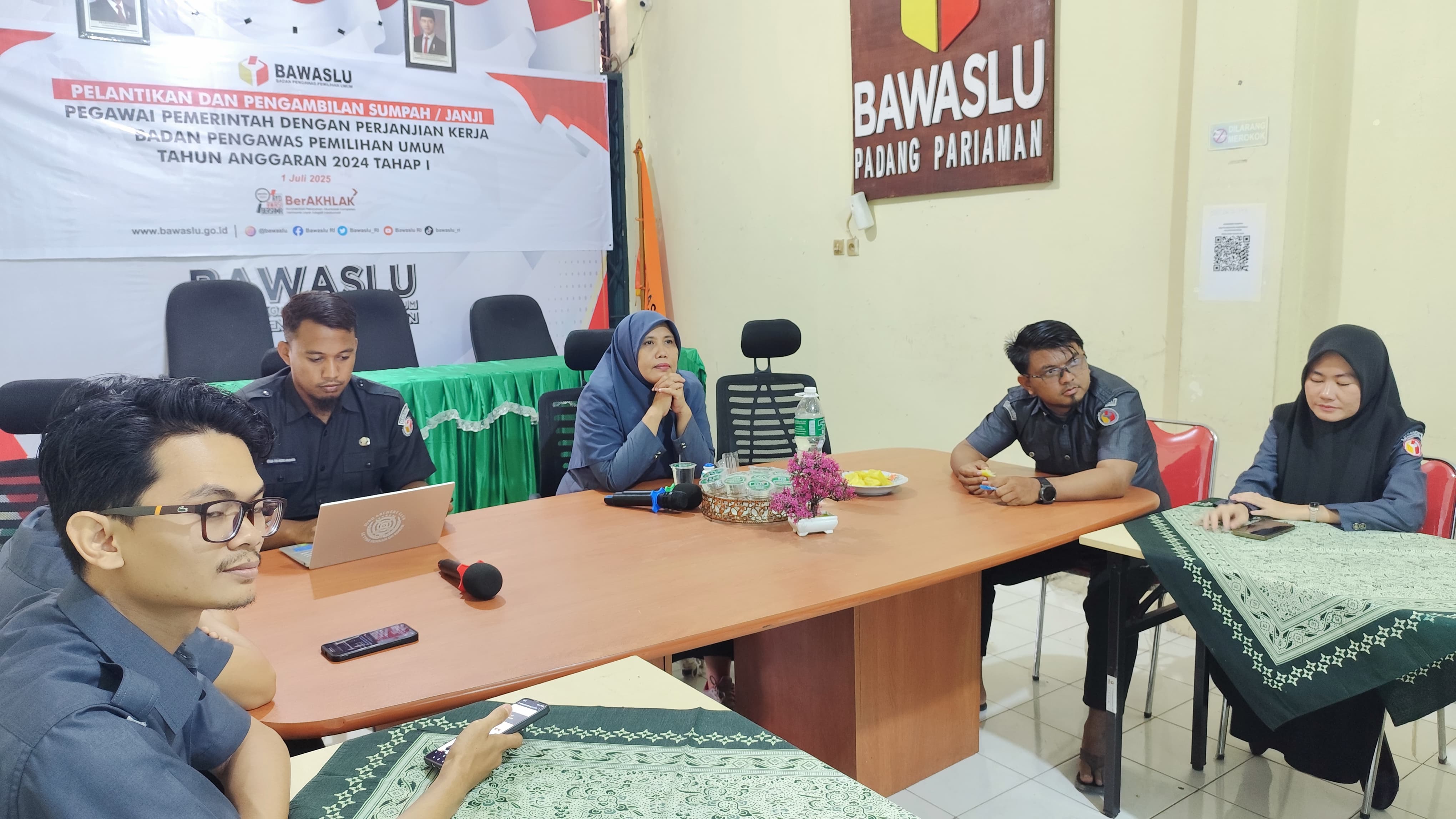 Rapat Evaluasi Progres Pengisian Kueisoner Penialian PPID, Senin, 21 Juli 2025