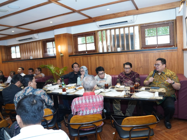 Ketua Bawaslu Rahmat Bagja saat berdiskusi dalam FGD Penyelenggara Pemilu: Suara Penyelenggara untuk perbaikan UU Pemilu di Jakarta, Kamis (4/7/2025)/Foto: Publikasi dan Pemberitaan Bawaslu