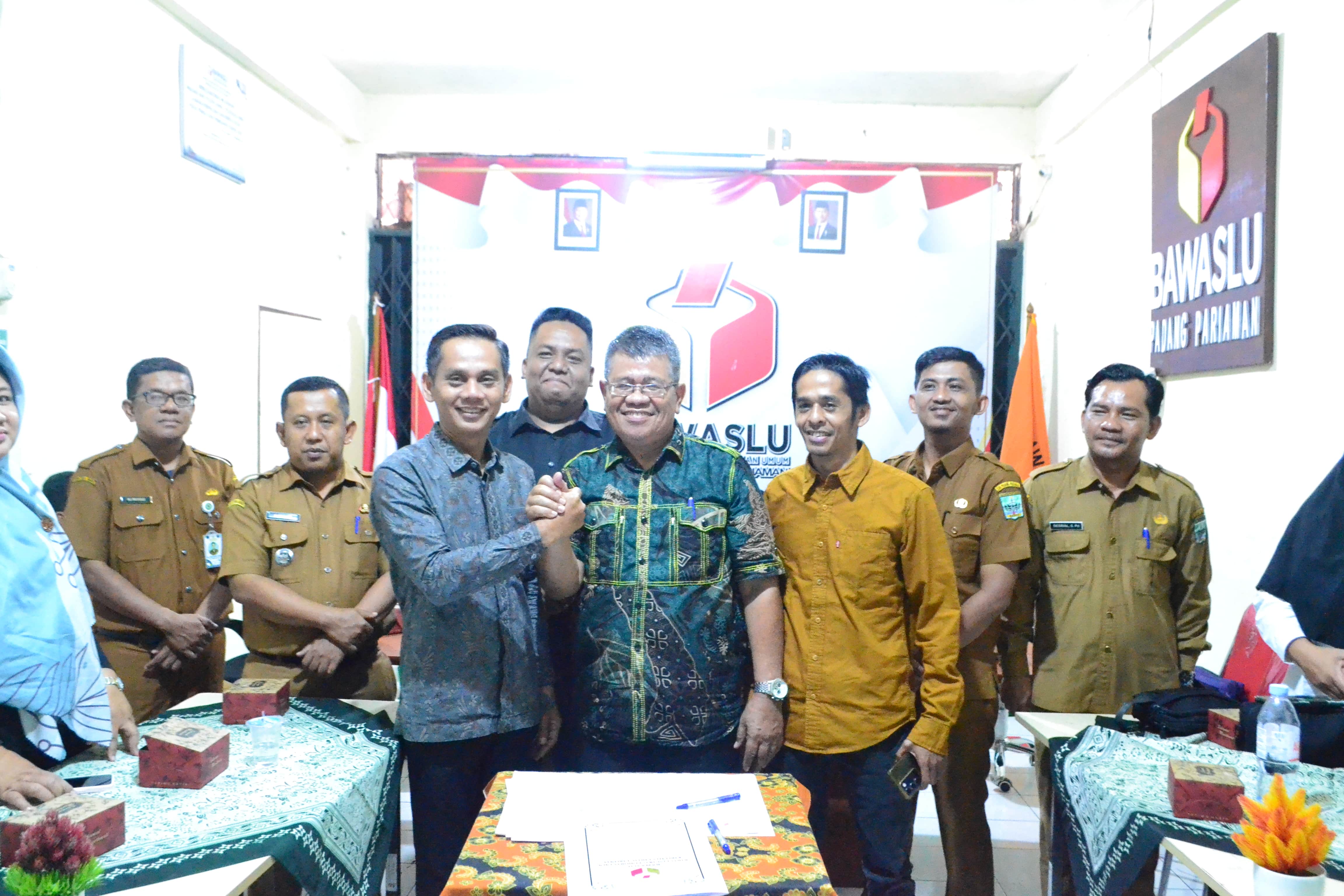 Bawaslu Padang Pariaman Lakukan MOU Dengan Kwarcab Gerakan Pramuka 0305 Kabupaten Padang Pariaman