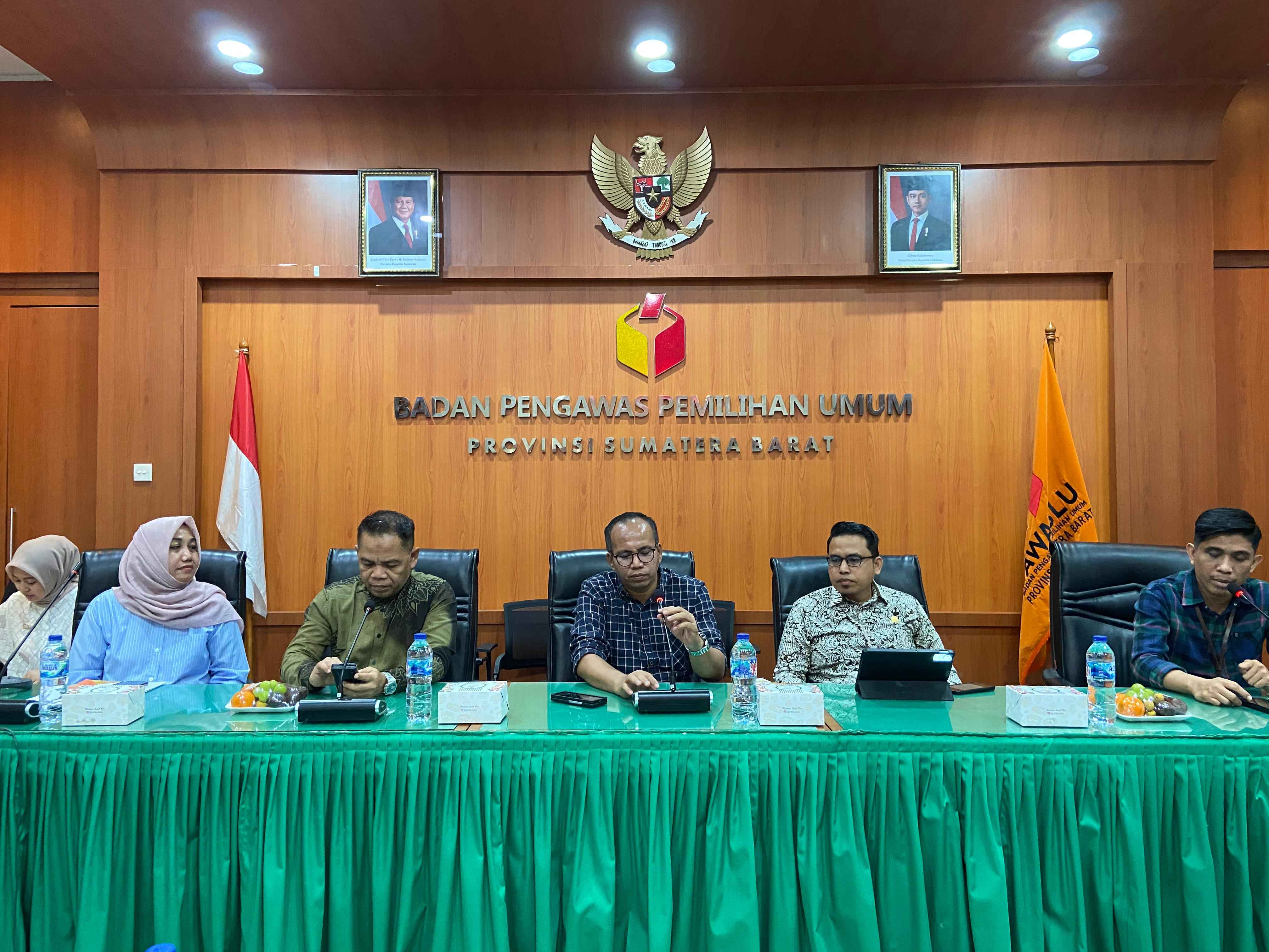 Kegiatan Penguatan Kelembagaan dalam rangka Evaluasi Pengisian Kuesioner Pasca Masa Sanggah E-Monev Komisi Informasi Sumatera Barat Tahun 2025.