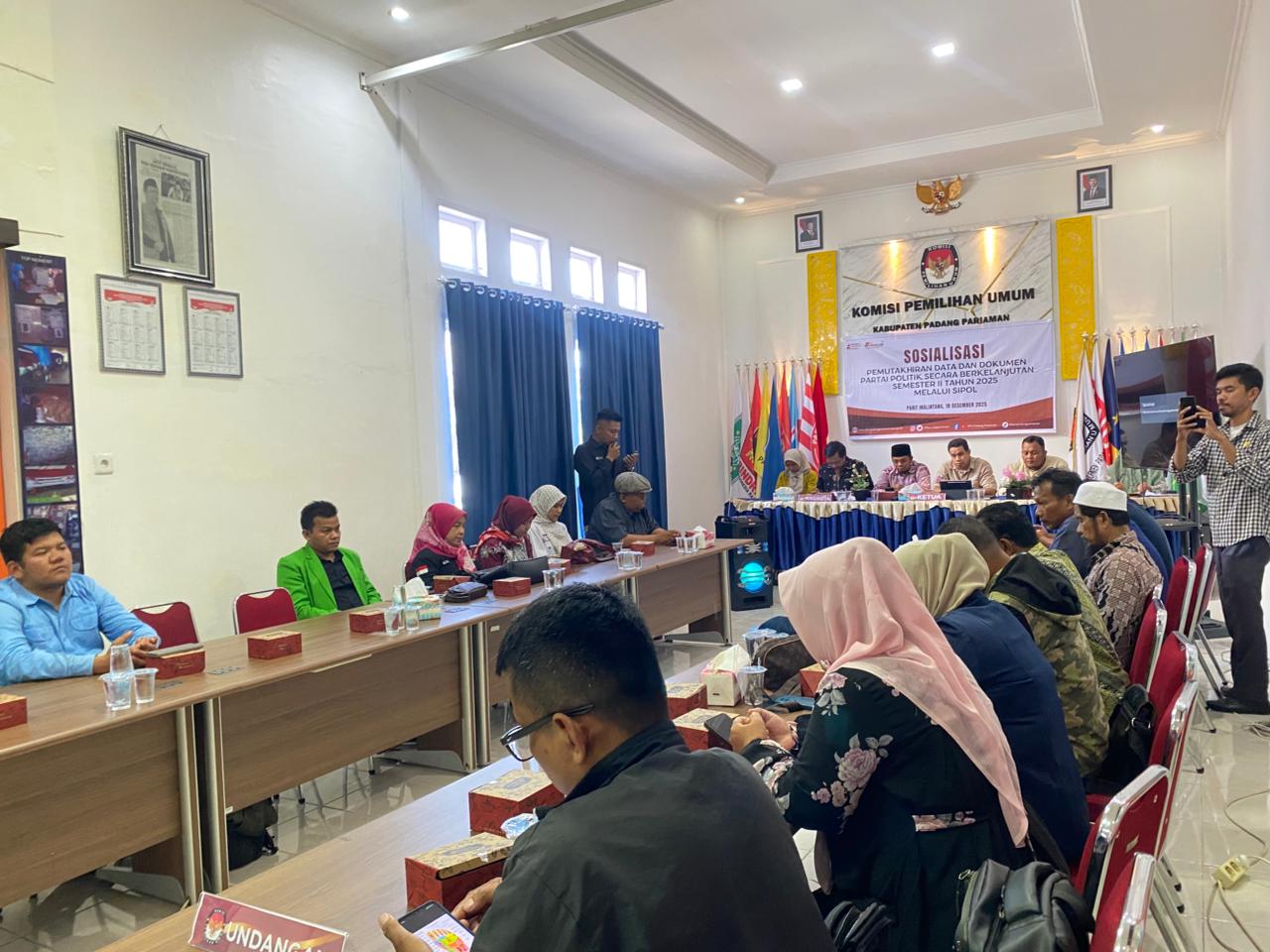 Sosialisasi Pemutakhiran Data Partai Politik Semester II Tahun 2025 yang diselenggarakan oleh KPU Kabupaten Padang Pariaman pada 18 Desember 2025