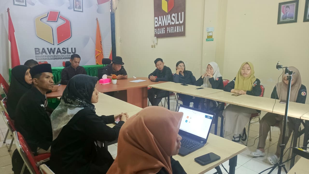 Bawaslu Kabupaten Padang Pariaman mengikuti kegiatan Ngabuburit Pengawasan