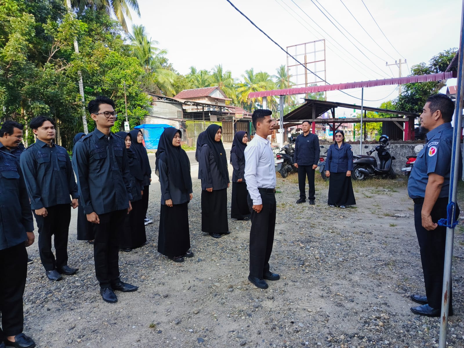 Bawaslu Padang Pariaman mengawali pekan dengan melaksanakan apel pagi