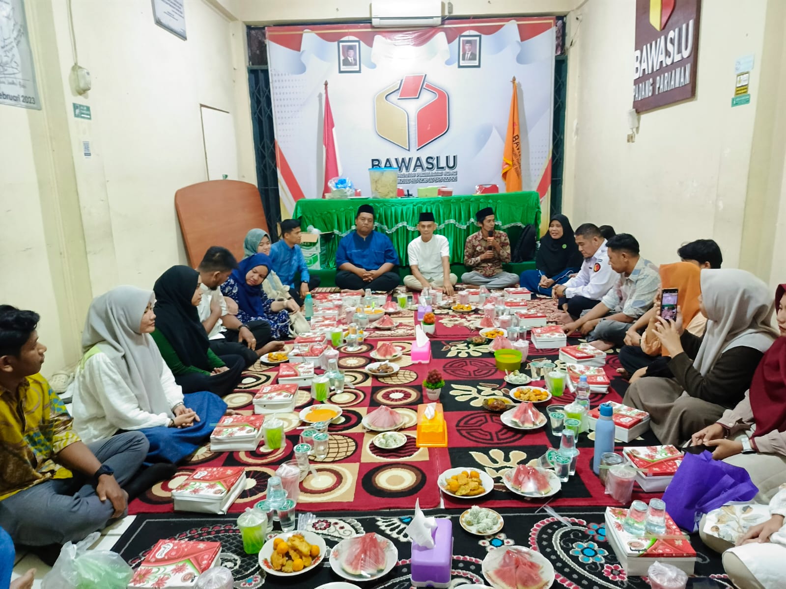 Keluarga besar Bawaslu Kabupaten Padang Pariaman melaksanakan kegiatan buka puasa bersama