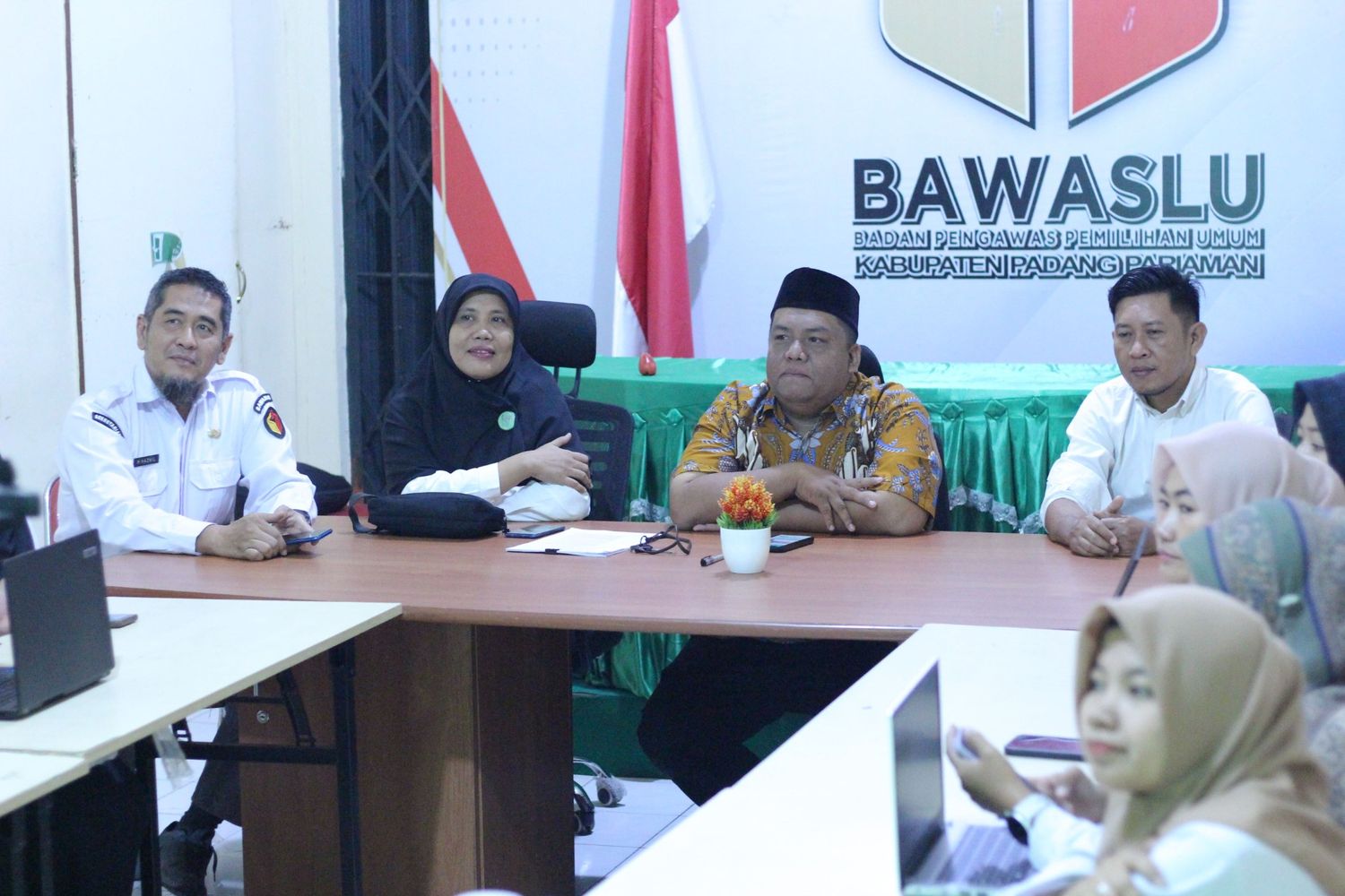 Bawaslu Kabupaten Padang Pariaman turut berpartisipasi dalam kegiatan Halal Bihalal Nasional Keluarga Besar Bawaslu Republik Indonesia.