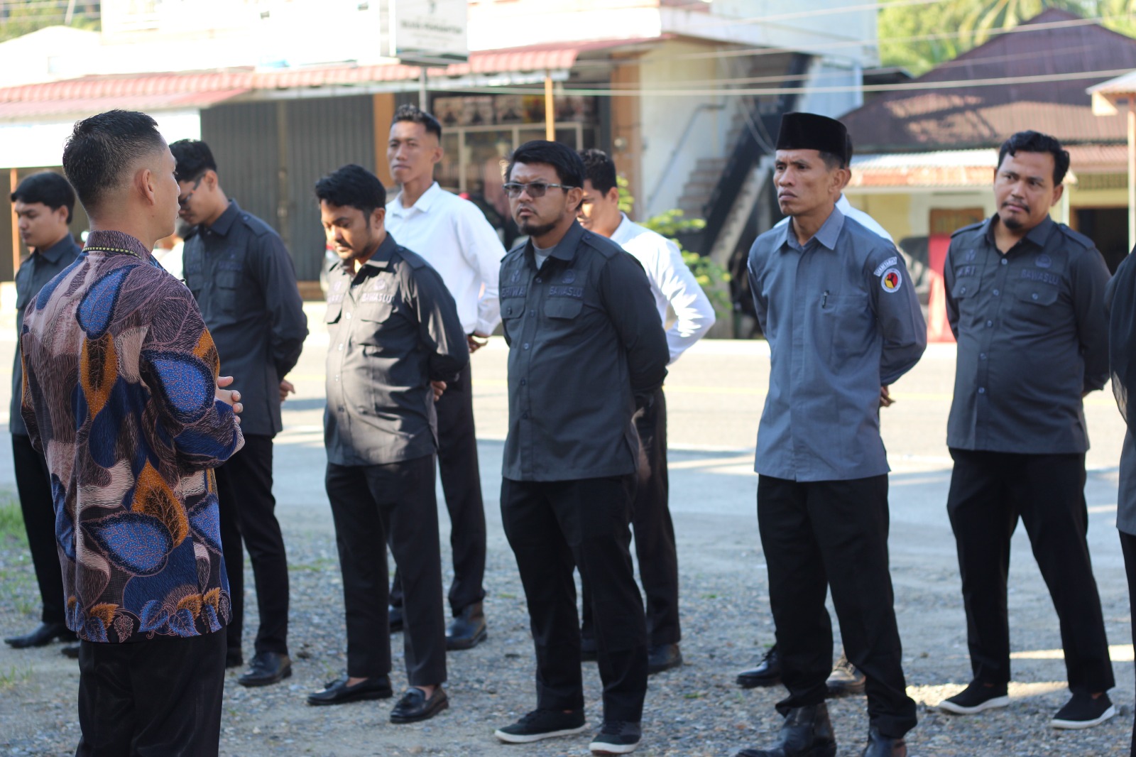 Bawaslu Padang Pariaman Gelar Apel Rutin Mingguan, Perkuat Disiplin dan Komitmen Kinerja Jajaran