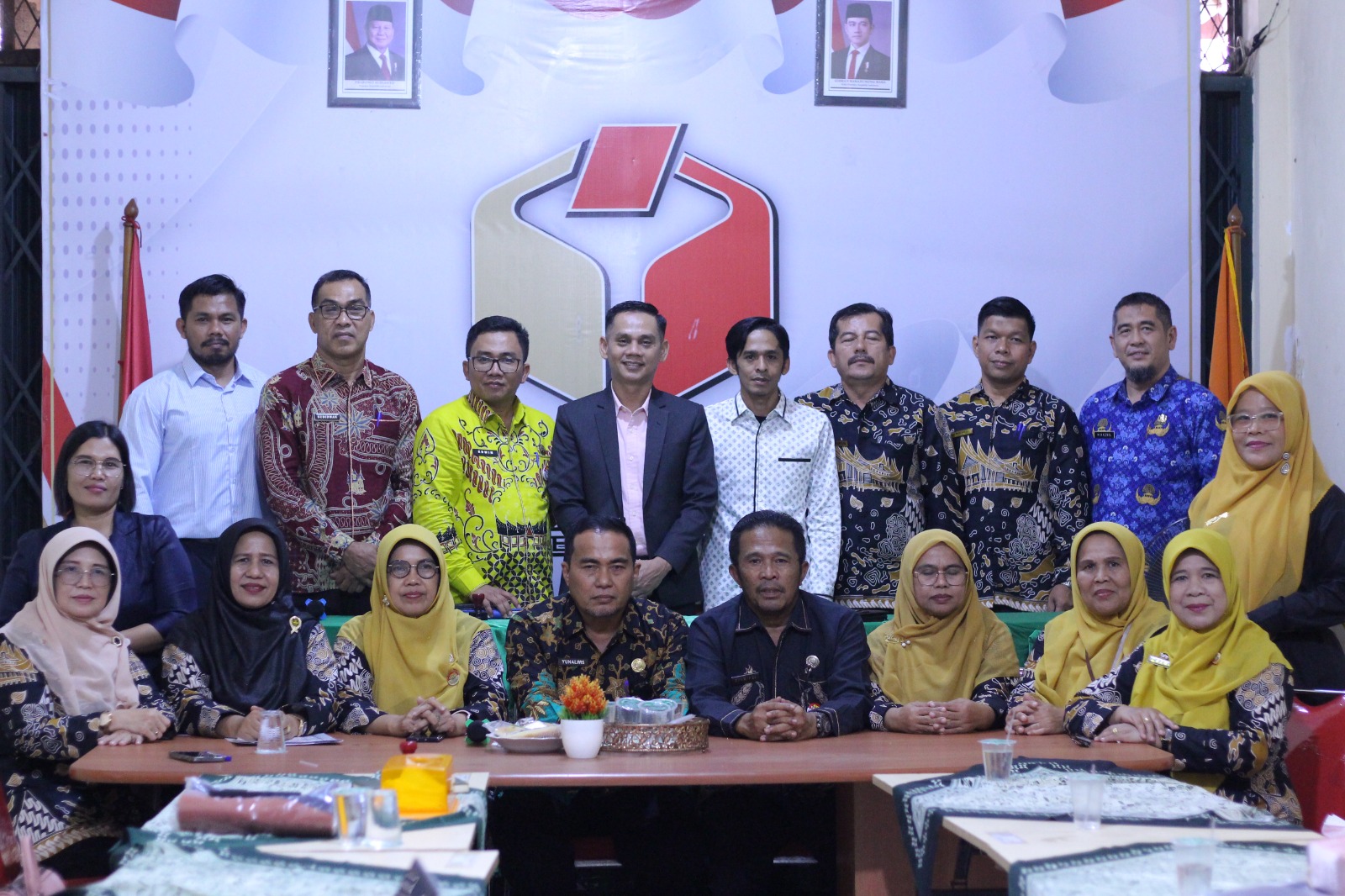 Bawaslu Padang Pariaman Perkuat Pengawasan Partisipatif Bersama Pemilih Pemula melalui Penandatanganan MoU dengan SMA se-Kabupaten Padang Pariaman