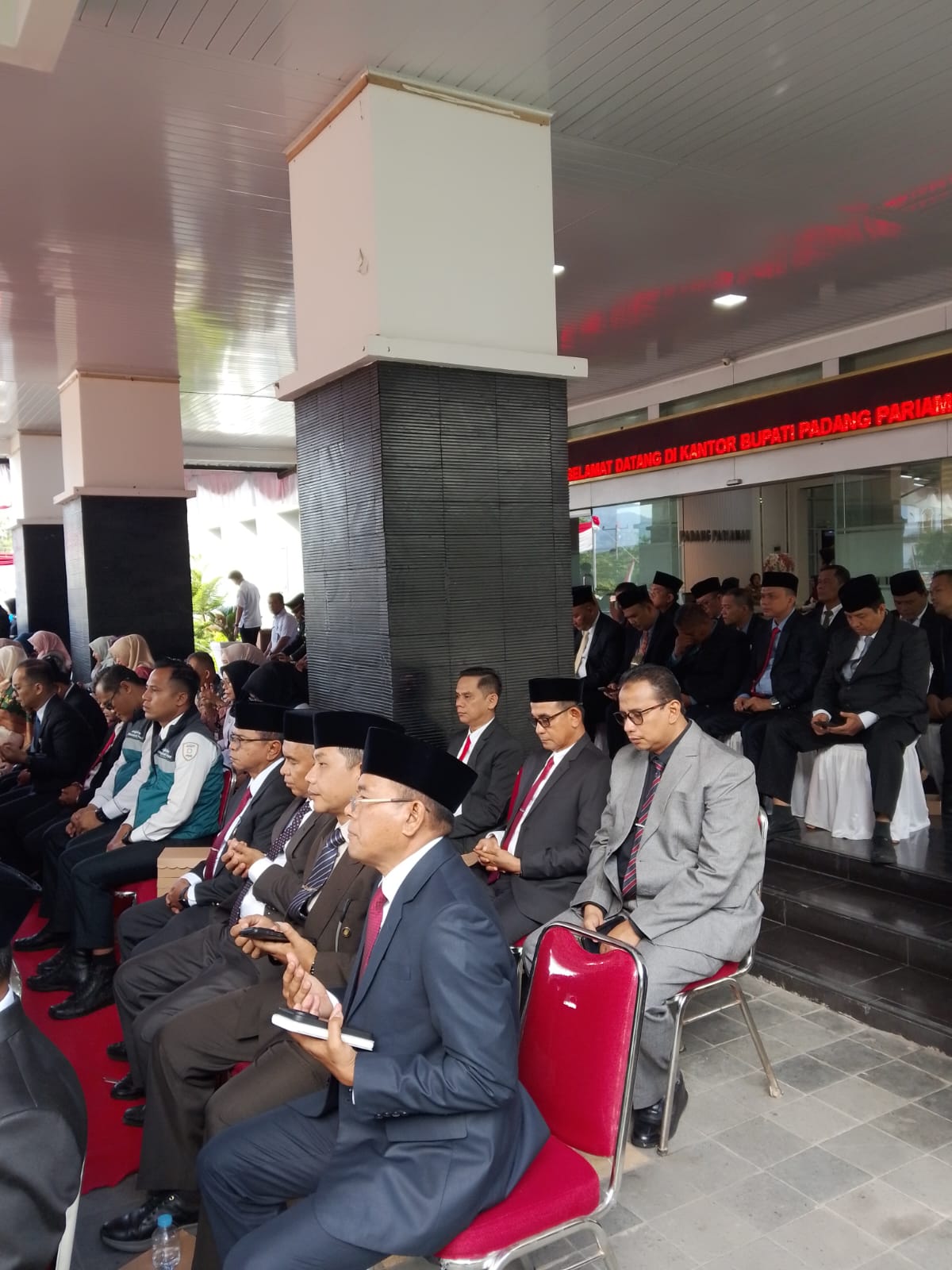 Ketua Bawaslu Padang Pariaman Hadiri Peringatan Hari Bhayangkara ke-80, Perkuat Sinergi Antarlembaga