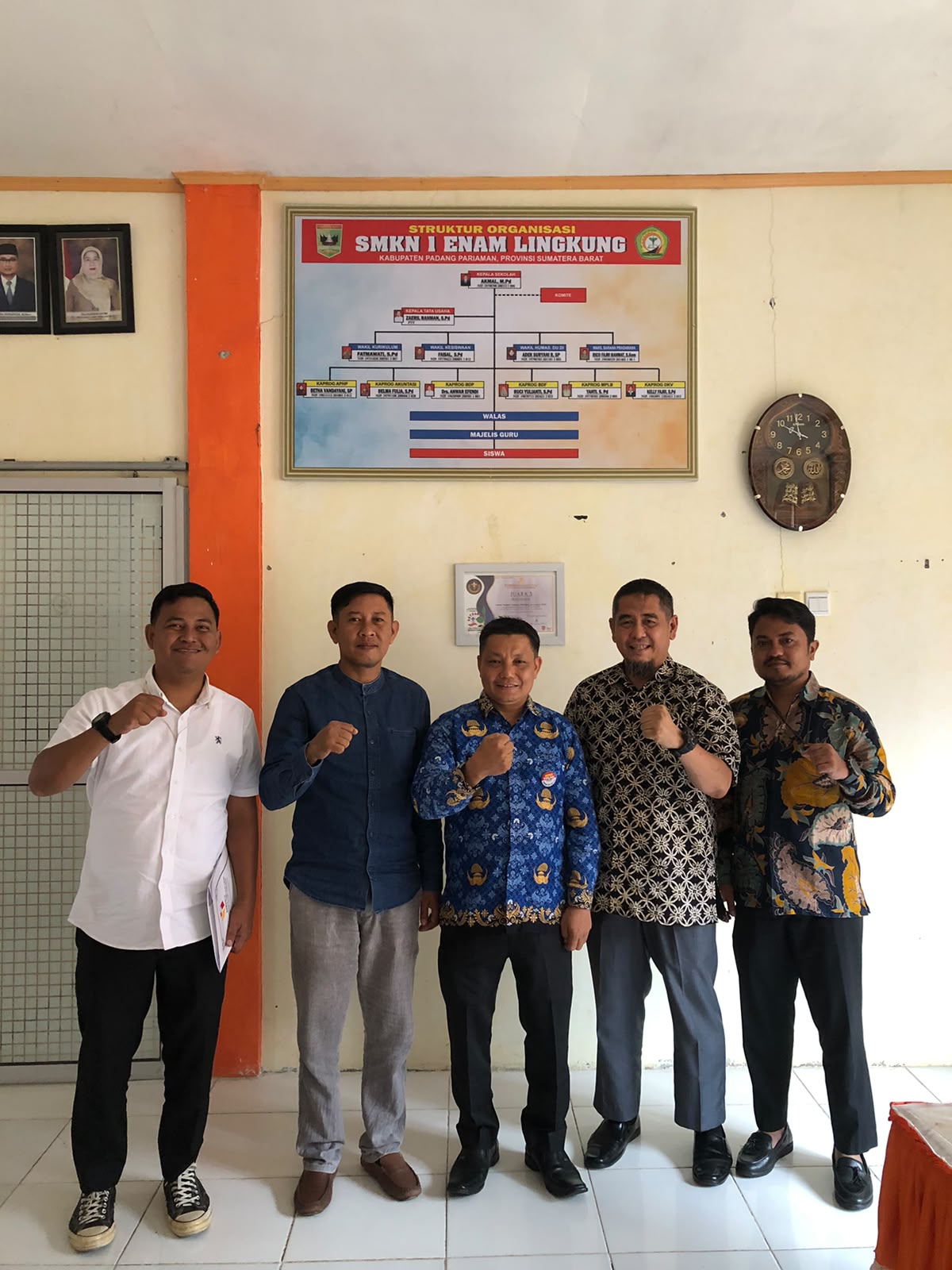 kunjungan sekaligus koordinasi ke SMK N 1 Enam Lingkung 