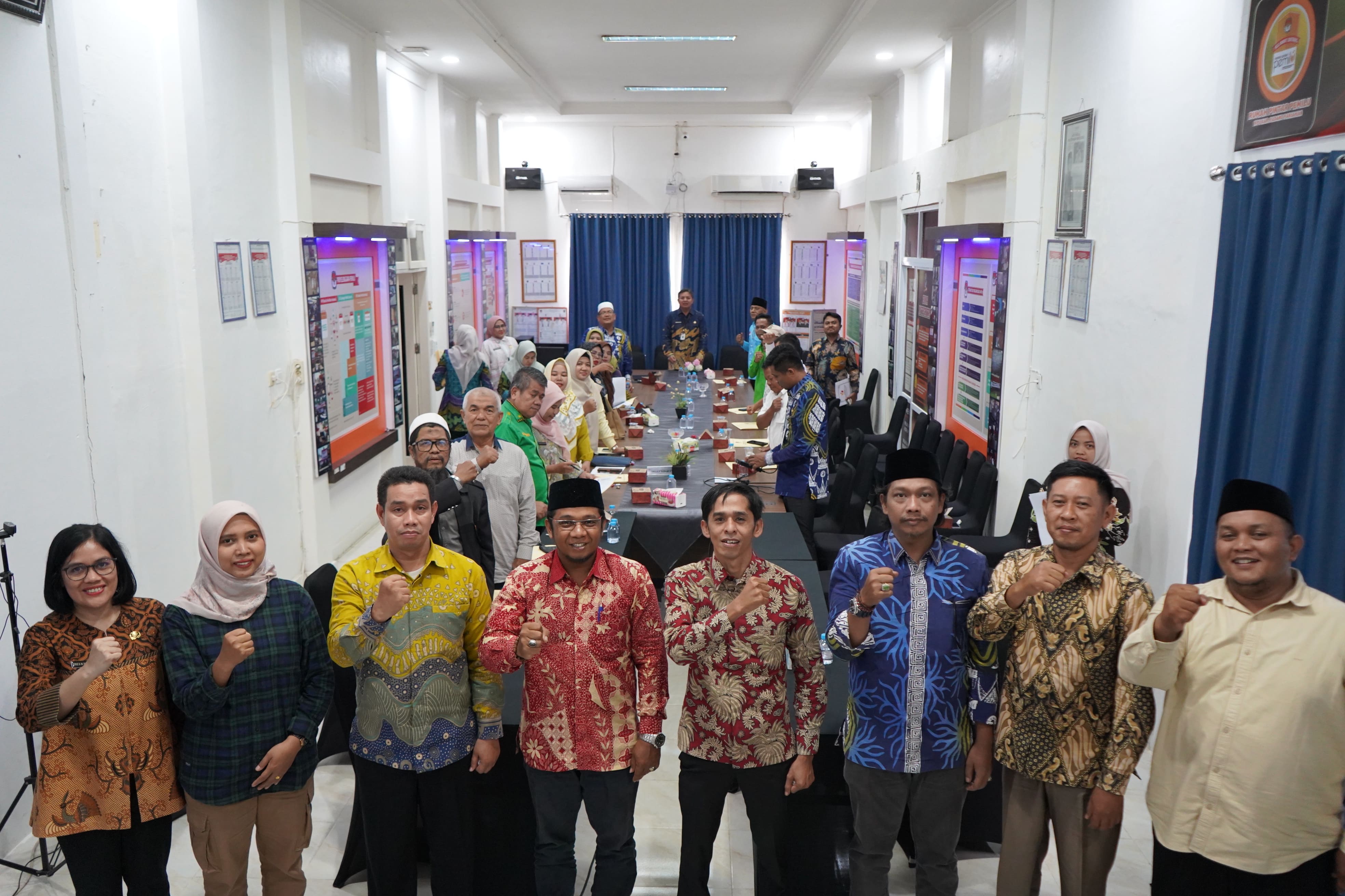Rapat Koordinasi terkait pemutakhiran data partai politik secara berkelanjutan di Kantor KPU Padang Pariaman