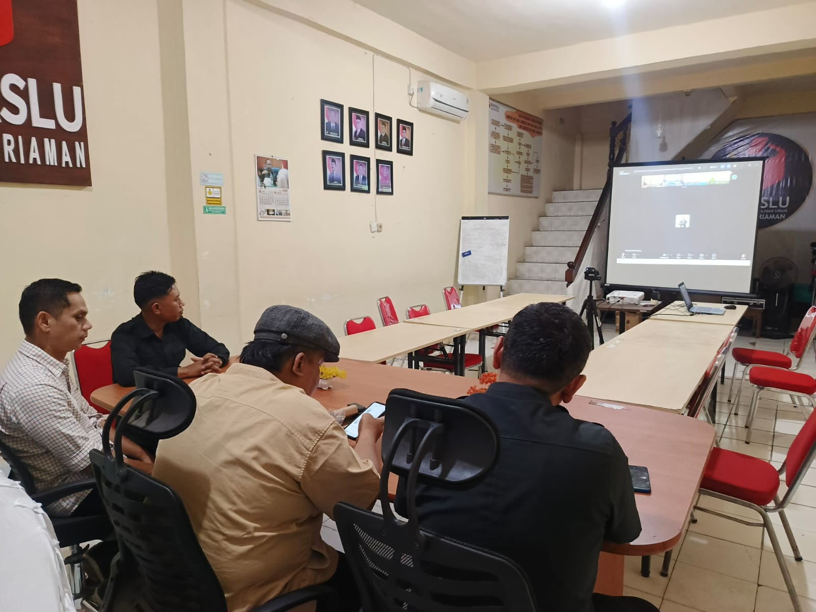 Kegiatan Zoom Meeting SEPAKAT Bersama Bawaslu Provinsi Sumatera Barat