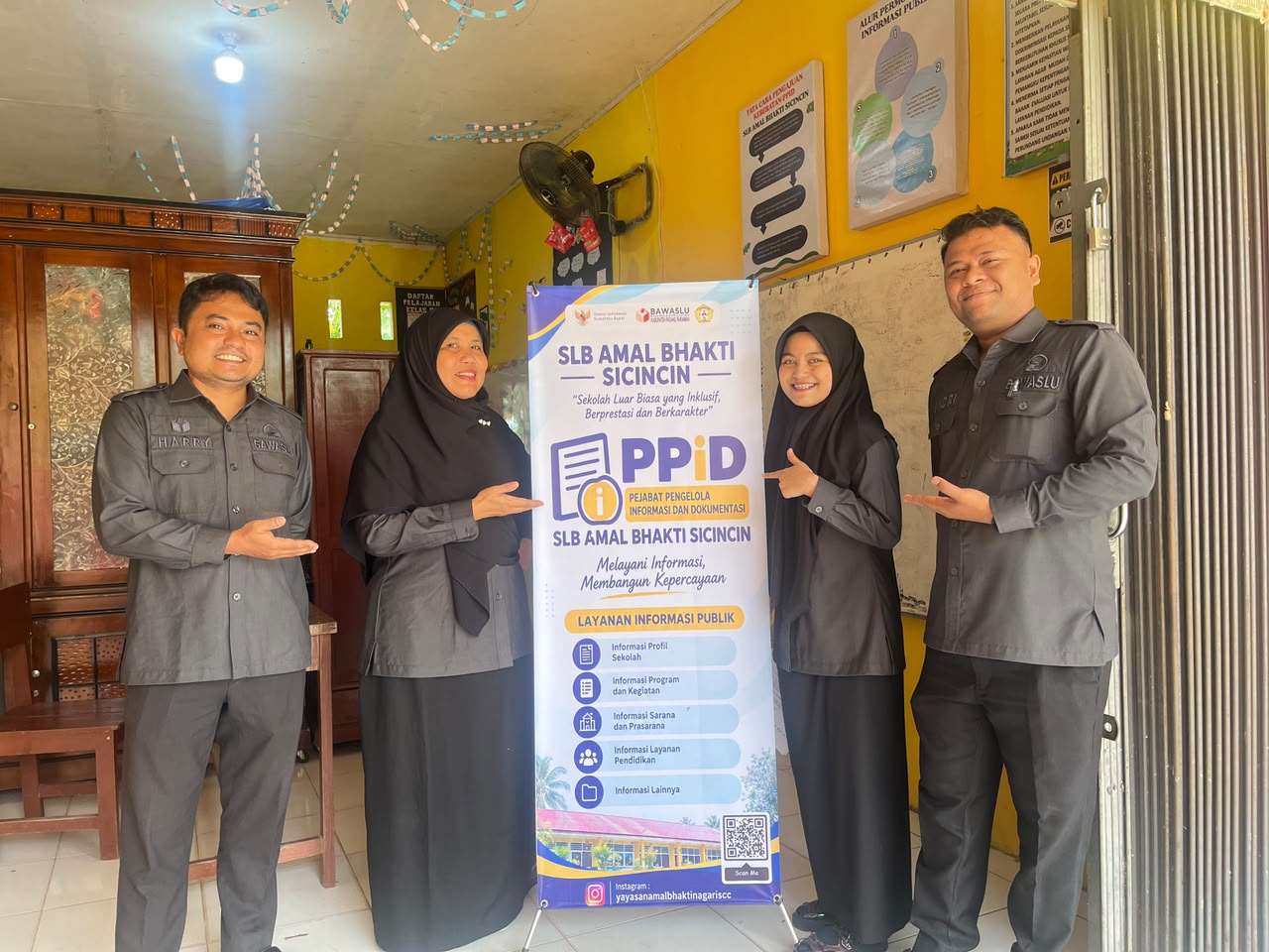 Kegiatan pendampingan PPID SLB Amal Bakti Sicincin oleh PPID Bawaslu Kabupaten Padang Pariaman