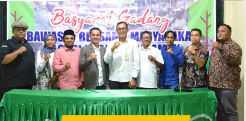 Penandatangan MOU antara Bawaslu Padang Pariaman dan Disdukcapil