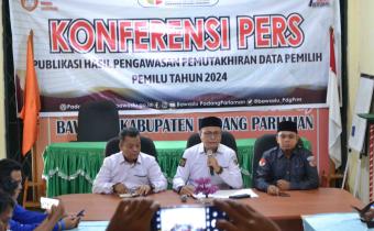 Publikasikan Pengawasan Pemutakhiran Data Pemilih, Bawaslu Padang Pariaman Gelar Konferensi Pers