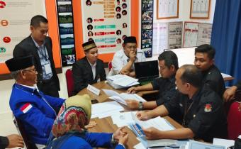  Bawaslu Kabupaten  Padang Pariaman kembali awasi secara melekat di kantor KPU Padang Pariaman Rabu (28/8/2024 ). 