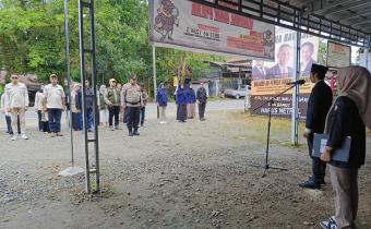 Bawaslu Padang Pariaman laksanakan Upacara Peringatan Hari Kesaktian Pancasila di halaman kantor tersebut pada 1 Oktober 2024.