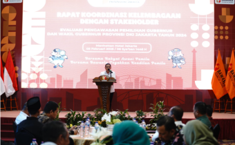 Anggota Bawaslu Puadi saat memberikan arahan di Bawaslu DKI, Rabu (5/2/2025).