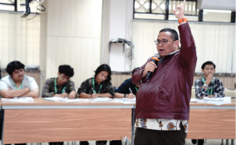 Ketua Bawaslu Rahmat Bagja menjadi pembicara dalam Intermediate Training (LK-II) HMI di Yogyakarta, Selasa (18/2/2025)/foto: Publikasi dan Pemberitaan Bawaslu.