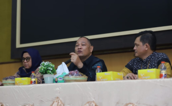 Anggota Bawaslu Totok Hariyono dalam giat Evaluasi Pelaksanaan Penyusunan Keterangan Tertulis Bawaslu Provinsi dan Bawaslu Kabupaten/Kota se Jawa Tengah pada Perselisihan Hasil Pemilihan Tahun 2024, Jumat (21/2/2025).