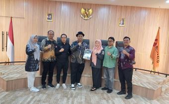 Penyerahan Laporan Kinerja Penanganan Pelanggaran Pemilihan Serentak Tahun 2024