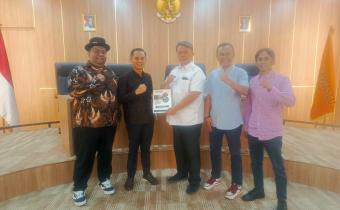 Penyerahan Laporan Pengawasan Tahapan Pencalonan Bawaslu Kabupaten Padang Pariaman Kepada Bawaslu RI