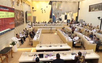 Suasana Rapat Dengar Pendapat (RDP) antara DPR RI bersama Bawaslu, KPU, DKPP, dan Kemendagri pada Senin (5/5/2025).