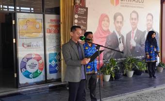 Ketua Bawaslu Kabupaten Padang pariaman, Azwar Mardin Saat Memimpin Upacara Hari Lahir Pancasila