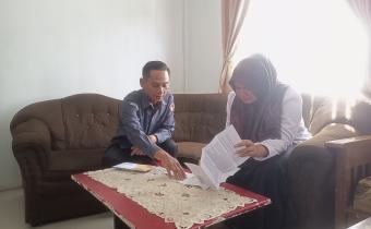 Ketua Bawaslu Padang Pariaman, Azwar Mardin Saat Melakukan Koordinasi PDPB Dengan Pemerintahan Nagari III Koto Aur Malintang Utara