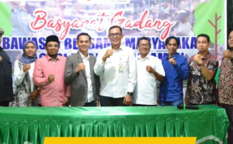 Penandatangan MOU antara Bawaslu Padang Pariaman dan Disdukcapil