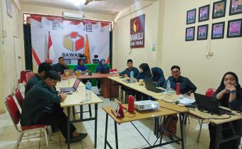 Bawaslu Padang Pariaman tingkatkan kapasitas lewat rapat rutin se-Indonesia