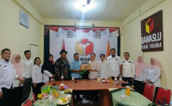 Bawaslu Padang Pariaman Terima Kunjungan Studi Banding Bawaslu Kabupaten Solok, Perkuat Pengelolaan Keterbukaan Informasi Publik