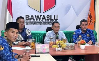 Bawaslu Padang Pariaman Gelar Rapat Penguatan SDM, Tingkatkan Pemahaman Tata Usaha dan Kearsipan