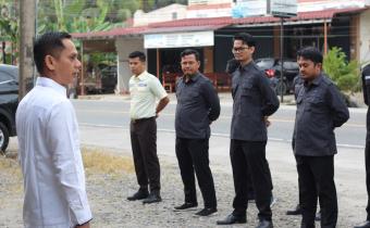 Ketua Bawaslu Padang Pariaman Tekankan Disiplin dan Profesionalitas dalam Apel Rutin Mingguan