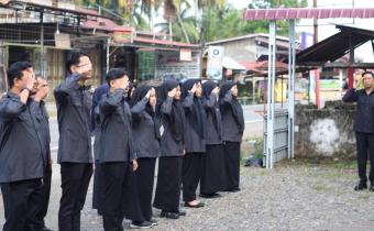 Apel Rutin Mingguan, Bawaslu Padang Pariaman Tekankan Disiplin terhadap Perubahan Jam Kerja