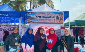 PPID Bawaslu Padang Pariaman Turut Meriahkan Padang Pariaman Barefoot Running 2026