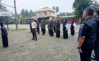 Pelaksanaan Apel Rutin Mingguan Bawaslu Padang Pariaman 