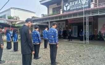 Pelaksanaan Upacara Hari Kesaktian Pancasila di Halaman Kantor Bawaslu Padang Pariaman